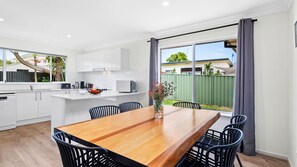 Dining - Rigney St 35 - Holiday Near the Bay (Shoal Bay)