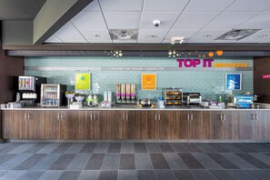 Free daily buffet breakfast  - Tru By Hilton Fayetteville Fort Bragg (Fayetteville)