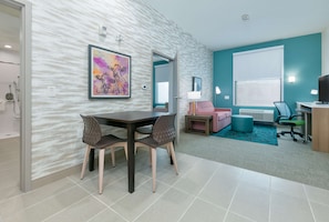 Suite, 1 King Bed, Accessible (Roll In Shower) | Living area