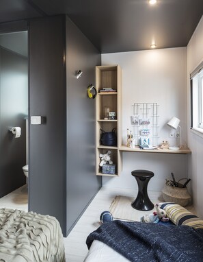 2 bedrooms, in-room safe, WiFi, bed sheets