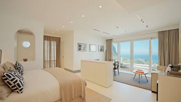 Special Pool Suite | Frette Italian sheets, premium bedding, down duvets, free minibar items