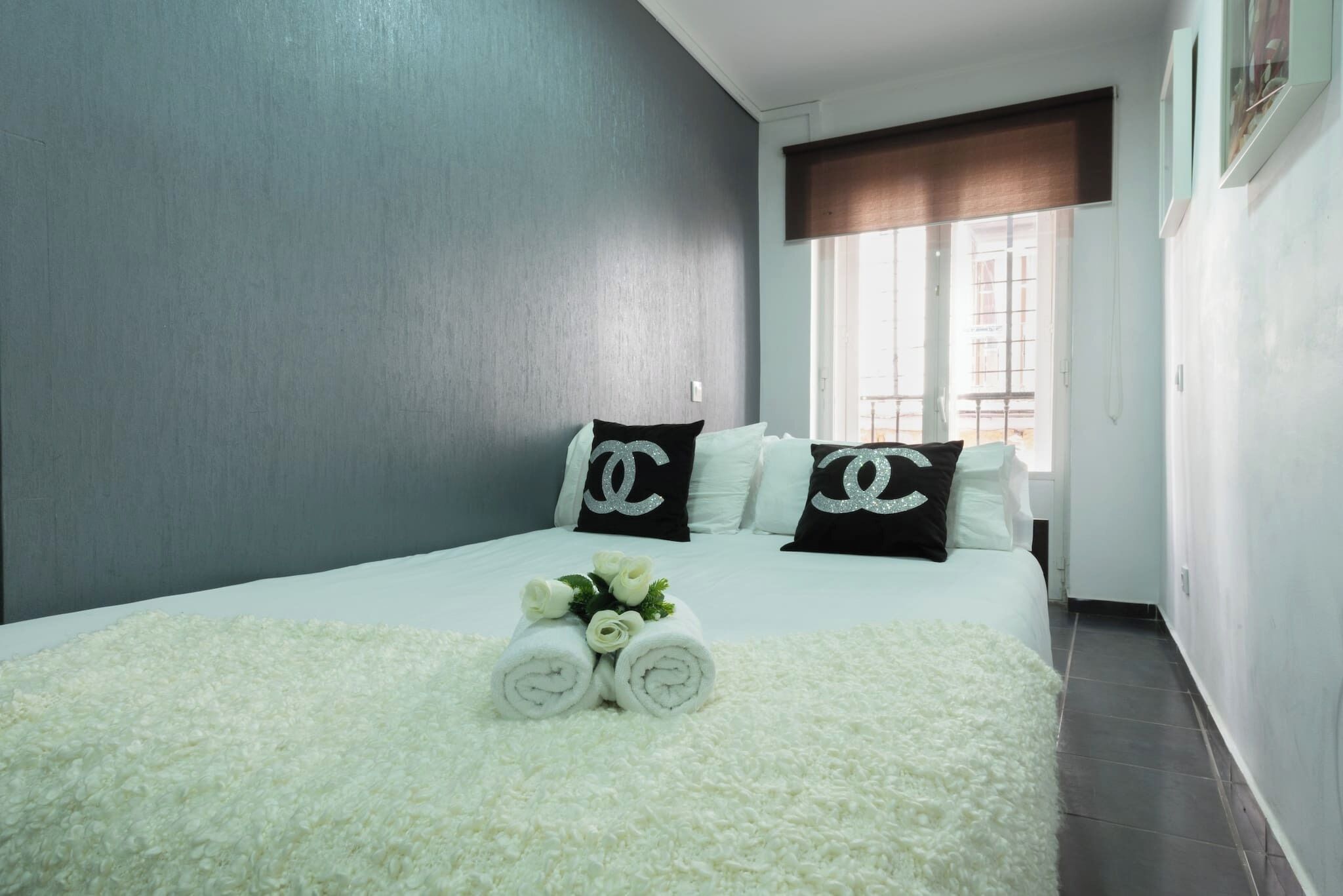 1 slaapkamer, een strijkplank/strijkijzer, gratis wifi, beddengoed