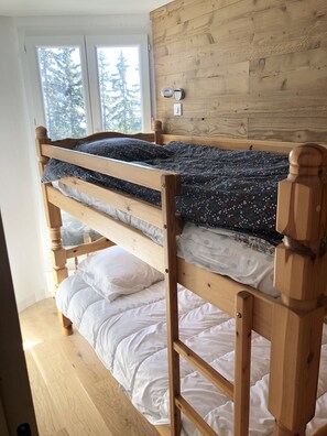 2 bedrooms, travel cot