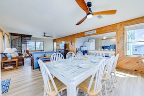 Dining - Soundfront Dog Friendly w/ Hot Tub, Private Boat Dock, Ping Pong, Outdoor Bar (Avon)