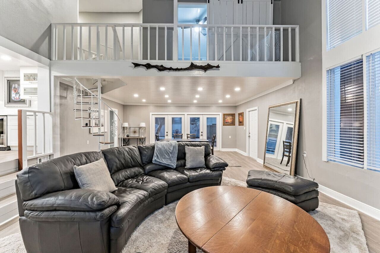 Smart TV, fireplace, video games, DVD player