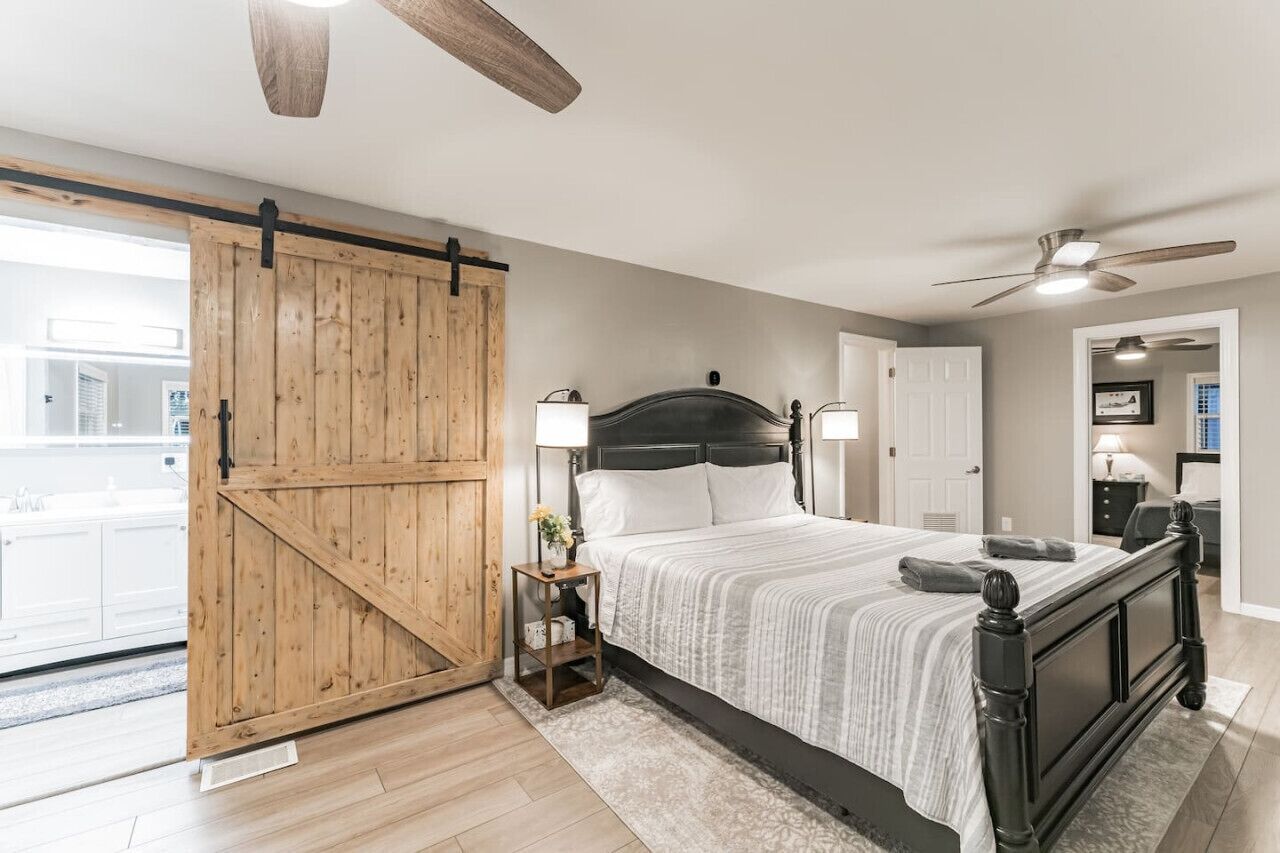 8 bedrooms, in-room safe, desk, iron/ironing board