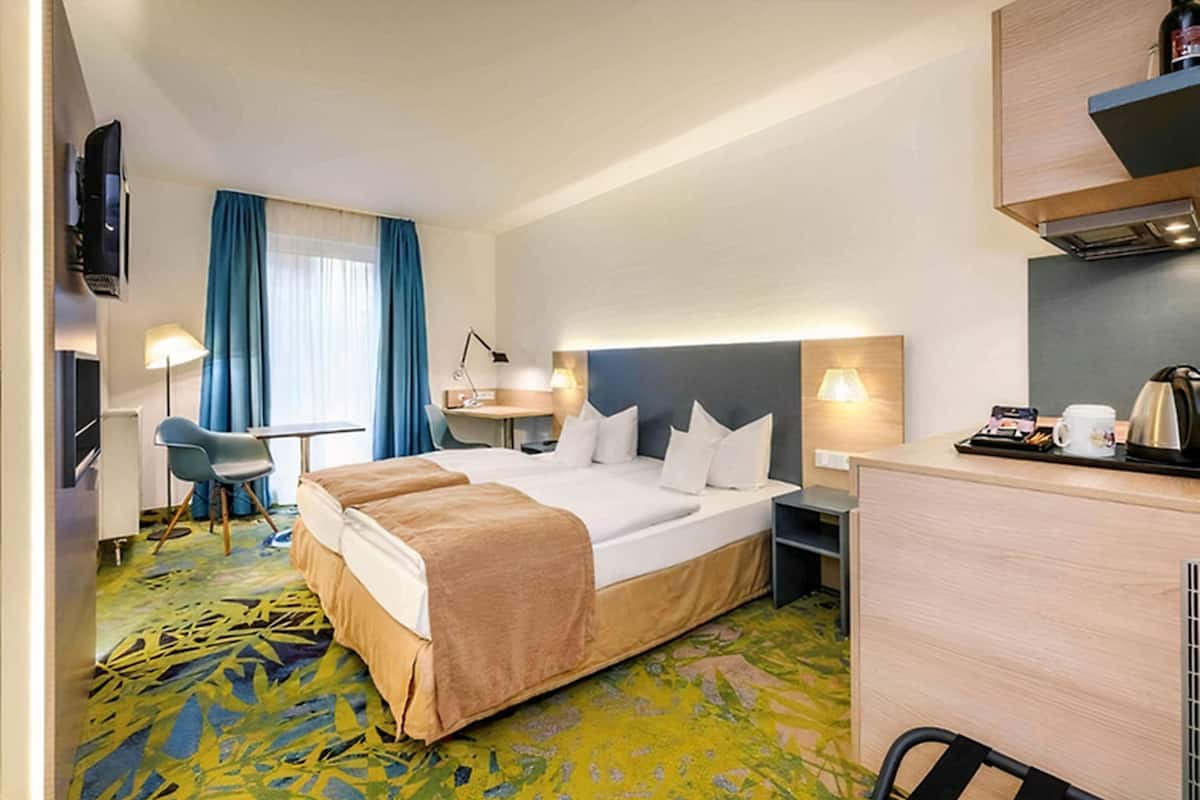 Minibar, coffres-forts dans les chambres, bureau, chambres insonorisées