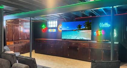 4 BR w/ Bluff Views | Snow-Dusted Escape