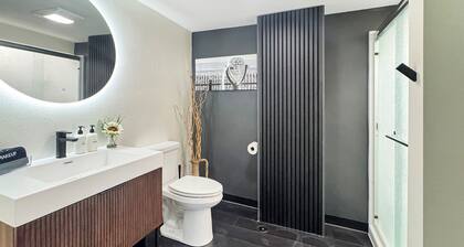 Breezy 4BR | Steps to UW Campus