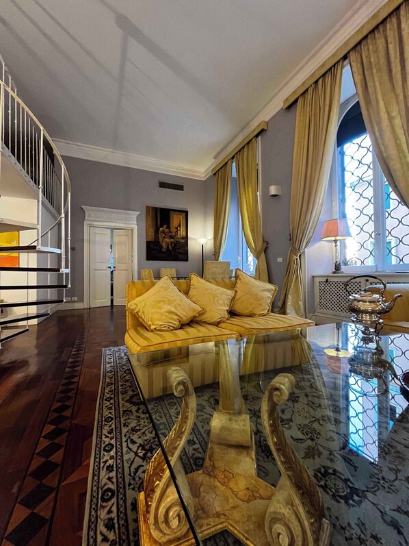 TV - Holiday apartment elegant in the heart of Rome (Rom)
