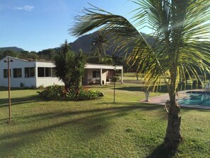 Outdoor pool - Charming and magical farm, southwest Antioquia, with swimming pool and tennis courts. (Tarso)