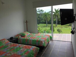 2 bedrooms, desk, iron/ironing board, bed sheets - Farm La Ranchera No. 2 (Tarso)