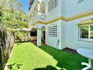 Terrace/patio - Hacienda de Nagüeles   EaW Homes (Marbella)