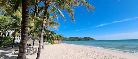 Plage à proximité, sable blanc