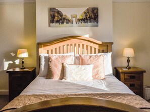 3 bedrooms, free WiFi, bed sheets - 3 bedroom accommodation in Deganwy (Deganwy)