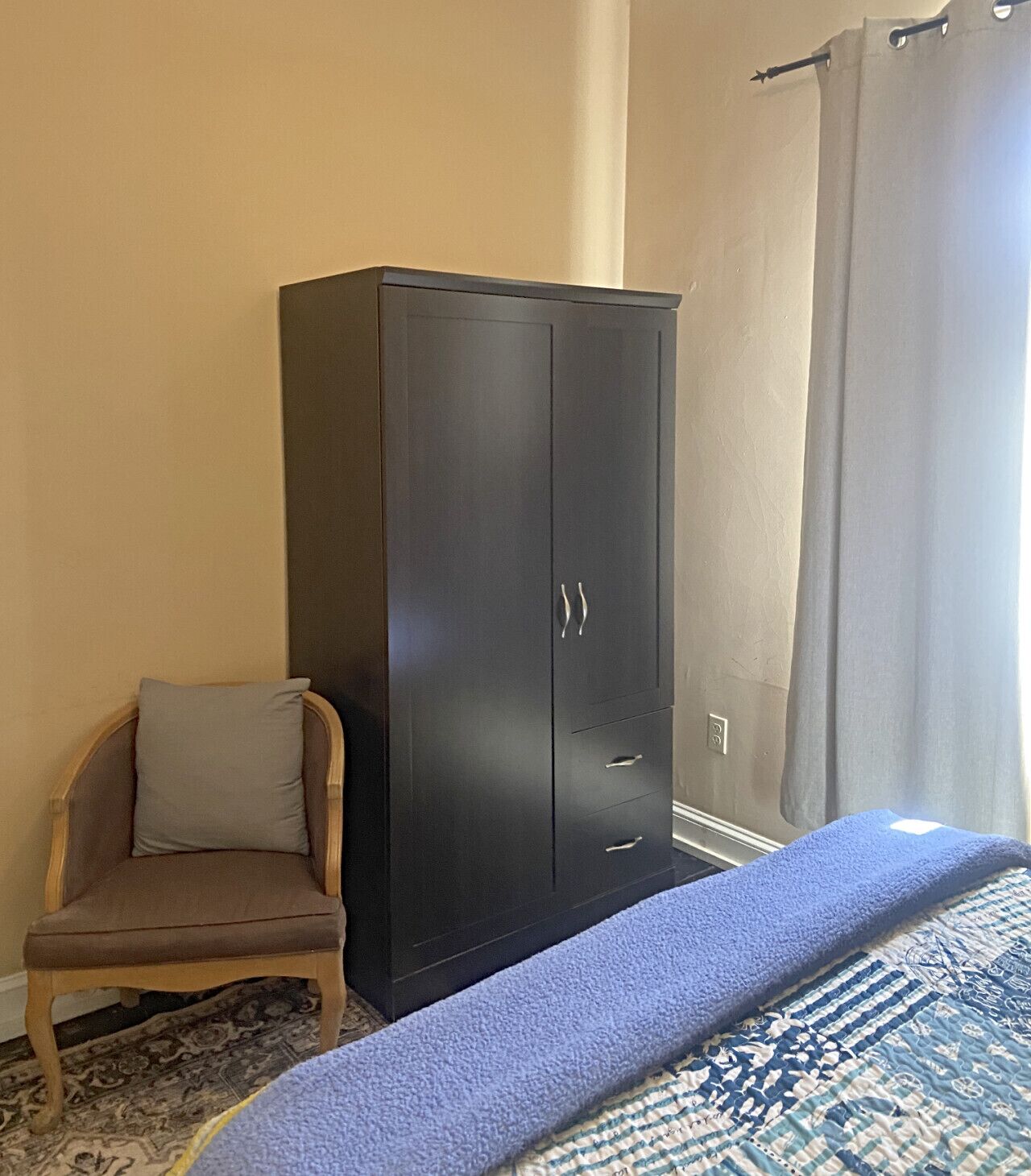 2 bedrooms, desk, travel crib, free WiFi
