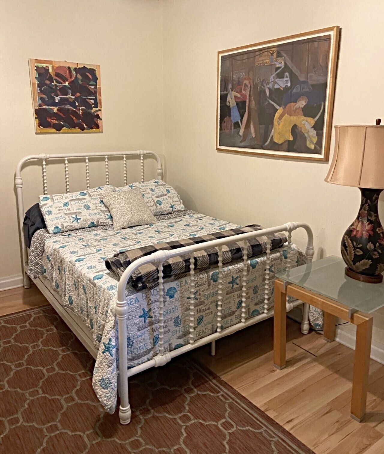 3 bedrooms, desk, iron/ironing board, travel cot
