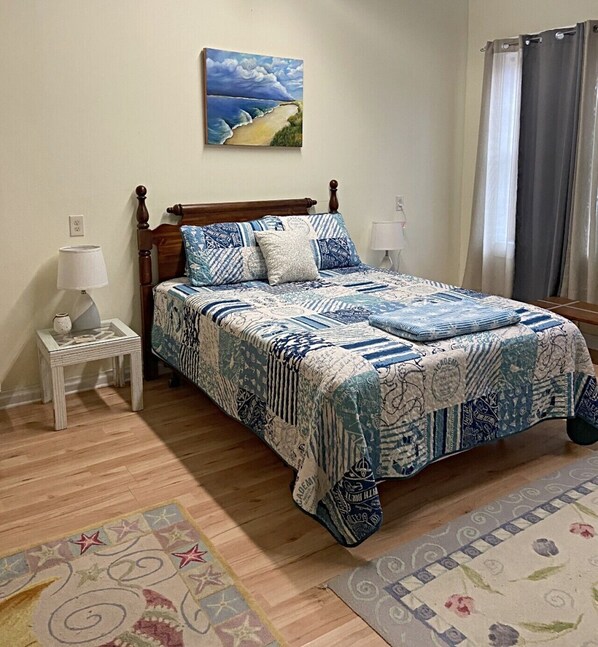 3 bedrooms, desk, iron/ironing board, travel crib