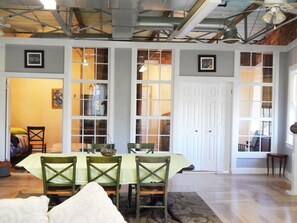 Dining - Deluxe corner apartment with riverfront views close to dining and downtown (Salisbury)