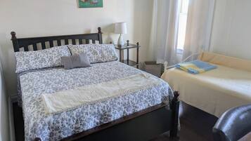 2 bedrooms, desk, iron/ironing board, travel cot