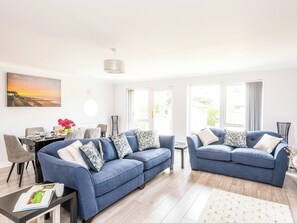 TV - 3 bedroom accommodation in Sheringham (Sheringham)