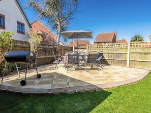Outdoor dining - 3 bedroom accommodation in Sheringham (Sheringham)
