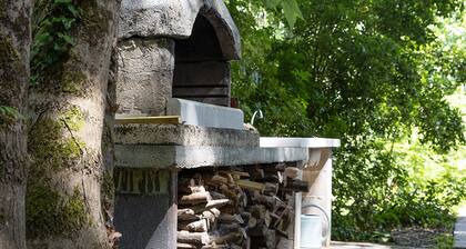 Maison de vigne en bord du Lot / Vineyard house cottage on the banks of the Lot