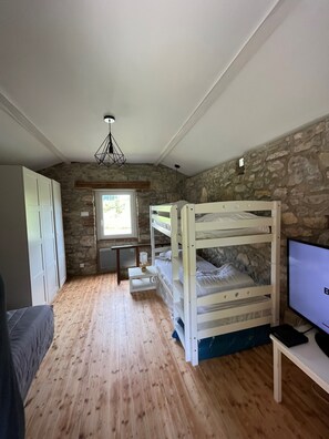 2 Schlafzimmer, Reisekinderbett, kostenloses WLAN