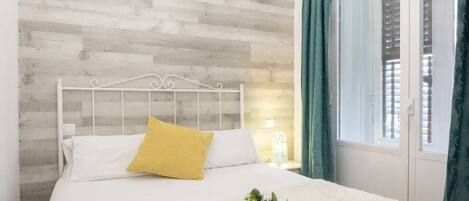 1 slaapkamer, een strijkplank/strijkijzer, reisbedje, gratis wifi