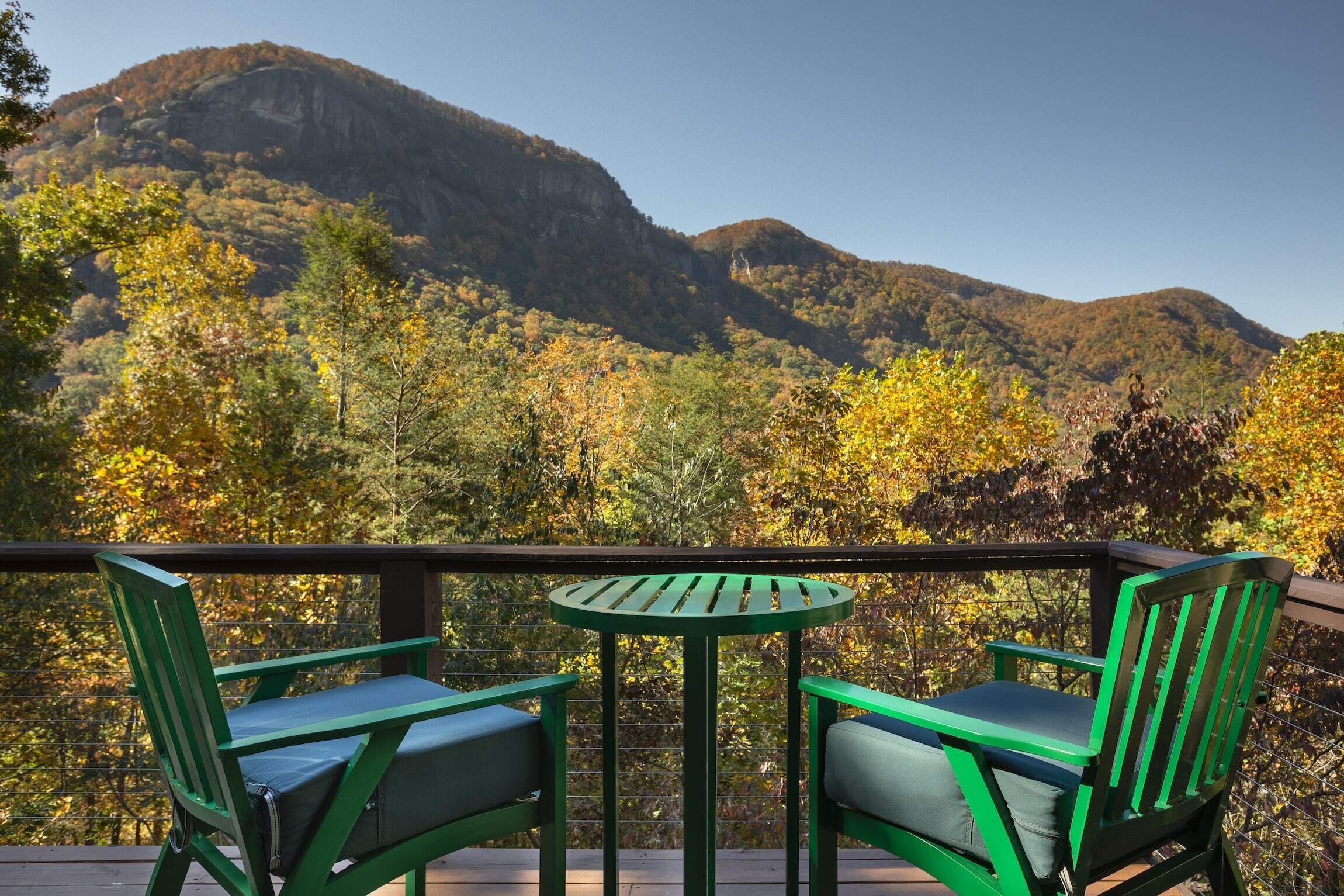 Incredible waterfall and mountain views| Hot Tub| Fire Pit