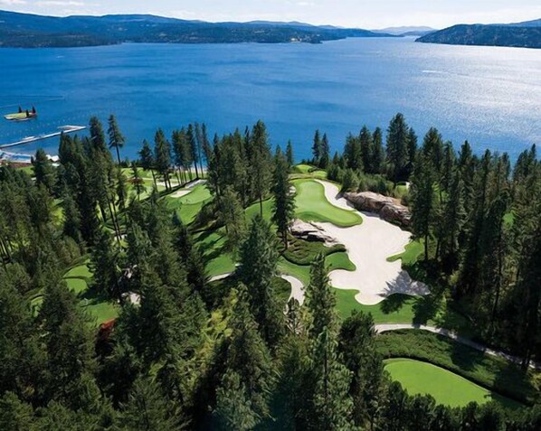 Golf - Riverstone Village—3rd Floor Corner Condo, Relax and Enjoy the Peaceful Sounds of Nature! (Coeur d'Alene)