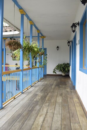 Hallway - HOTEL HACIENDA SANTA CLARA (Santa Rosa de Cabal)