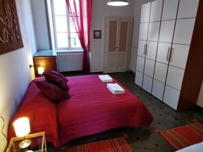 1 Schlafzimmer, Bügeleisen/Bügelbrett, Reisekinderbett, kostenloses WLAN