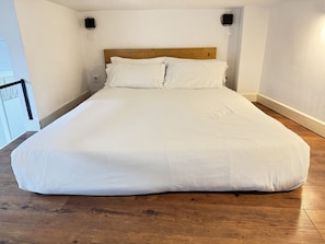 1 chambre, fer et planche à repasser, lit parapluie, Wi-Fi gratuit