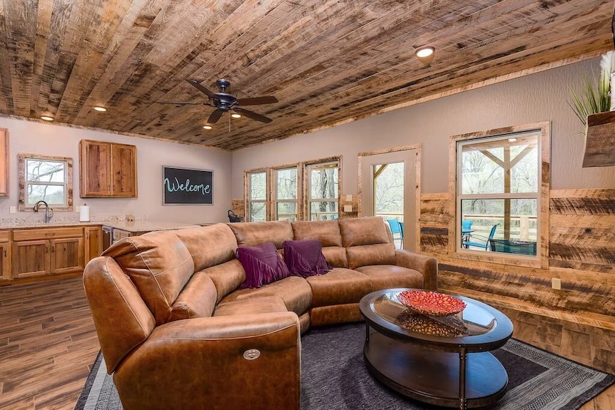 The Highwater Cabin! Right On The Banks Of The Little Buffalo River! - Jasper, AR