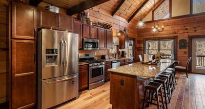Pet & kid friendly Cabin in Bryson City!