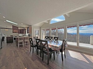 Dining - Sunrise/Sunset Mnt View Pool home!! (Bryson City)