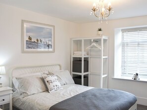 3 bedrooms, free WiFi, bed sheets