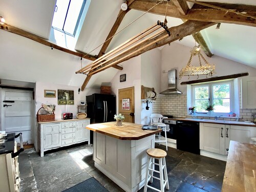 3 bedroom accommodation in Winford, near Cheddar