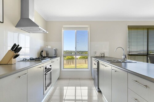 Serene Sullivan - Modern, Convenient, Pets Allowed