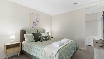 4 bedrooms, iron/ironing board, travel cot, WiFi