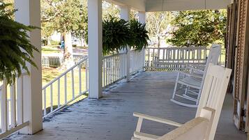 House, Multiple Beds | Terrace/patio