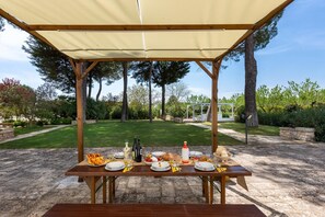 Área de parrillas y picnic