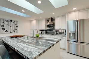 Fridge, microwave, stovetop, dishwasher - Luxe Getaway w/ Fire Pit - Near TPC Scottsdale! (Scottsdale)