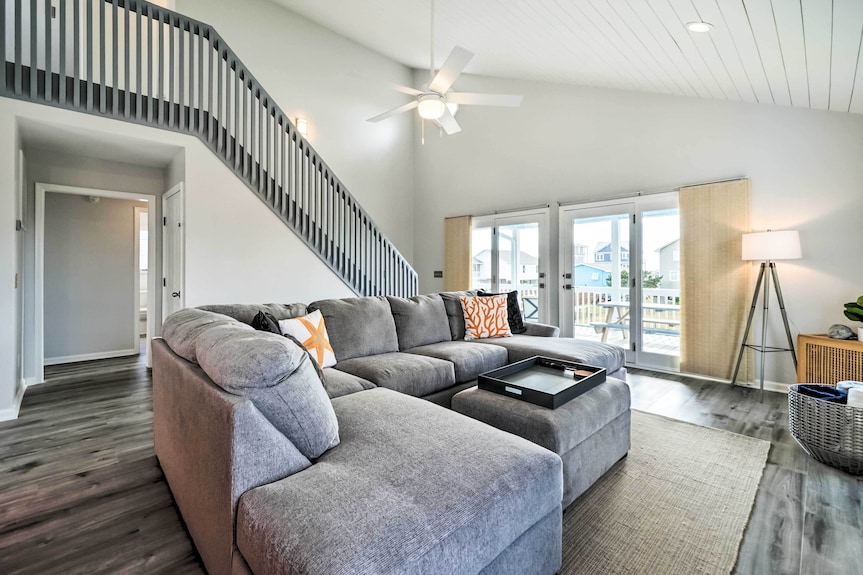 For Families & Pets! Oceanside Oak Island Getaway - Oak Island, NC