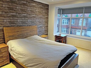 3 bedrooms, free WiFi, bed sheets