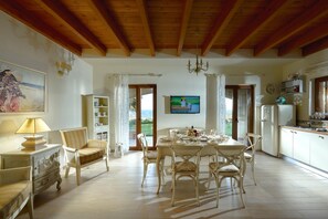 Villa | Interior