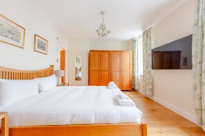 Basic House, Multiple Beds | 3 bedrooms, bed sheets - Spacious and Central 3 Bedroom House in Paddington (London)
