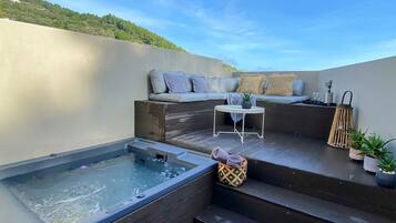 Bain à remous extérieur