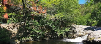 Beautiful River-front Villa with Natural Pool & Aircon